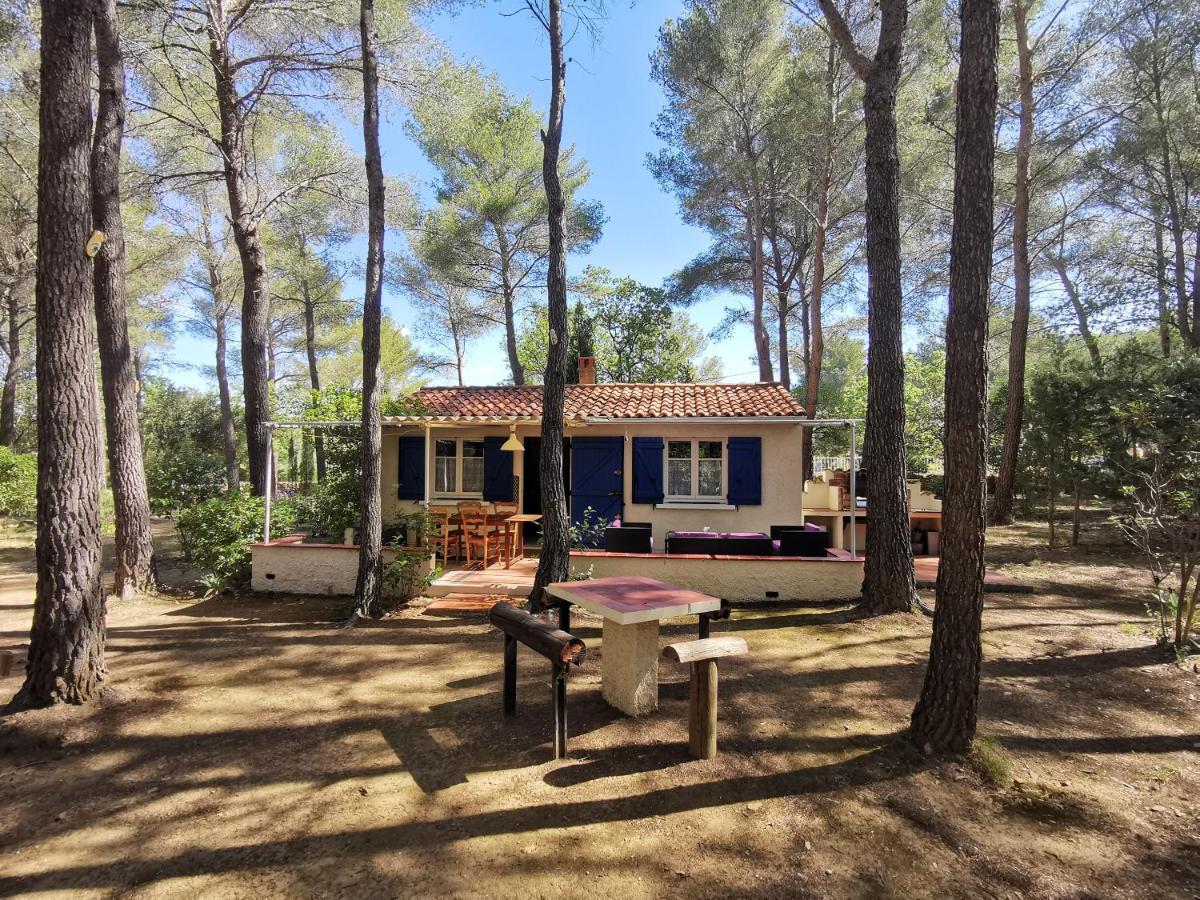 Maisonnette En Pleine Nature Le Beausset Esterno foto